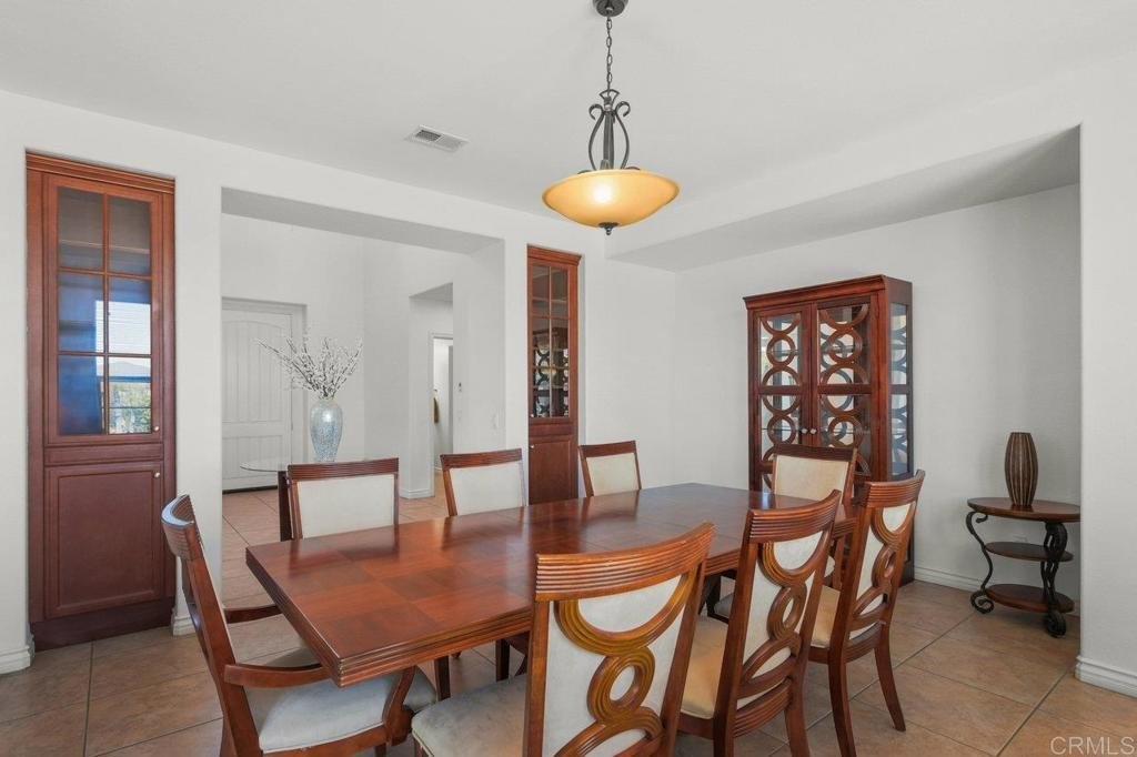 Chula Vista, California, 91914, United States, 4 Bedrooms Bedrooms, ,5 BathroomsBathrooms,Residential,For Sale,1906810