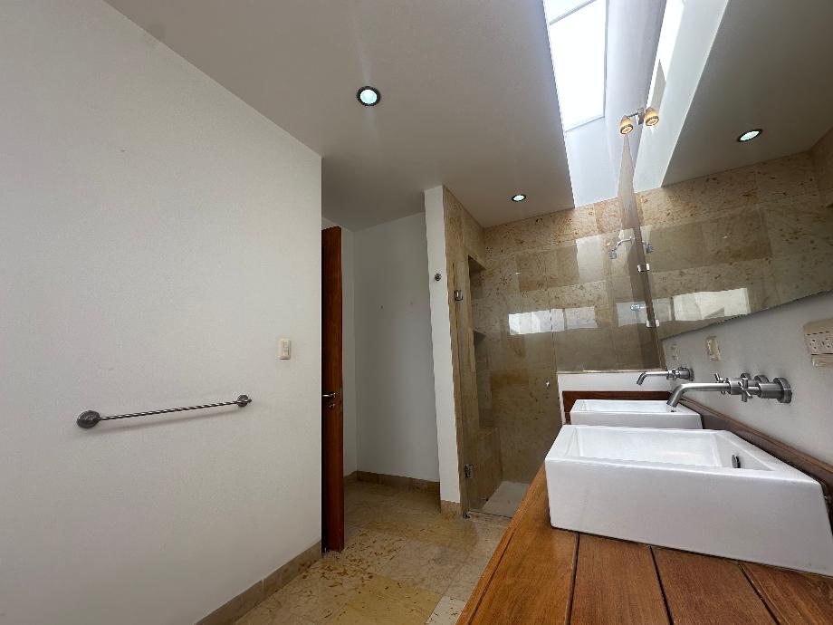 Querétaro, Querétaro, 76100, Mexico, 3 Bedrooms Bedrooms, ,4 BathroomsBathrooms,Residential,For Sale,1699269