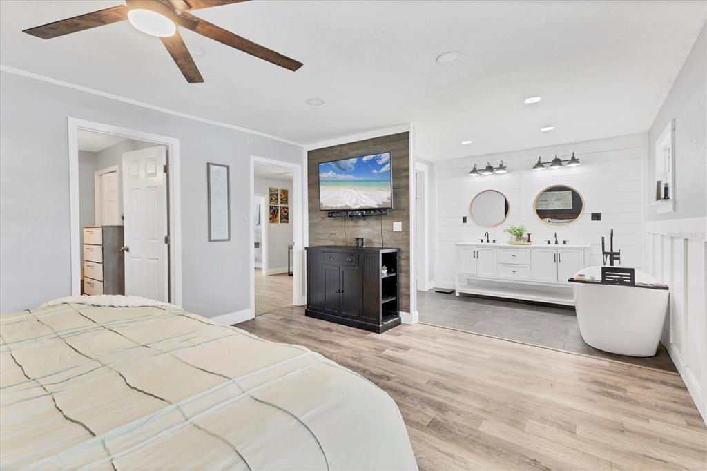 Wimauma, Florida, 33598, United States, 4 Bedrooms Bedrooms, ,4 BathroomsBathrooms,Residential,For Sale,1918818