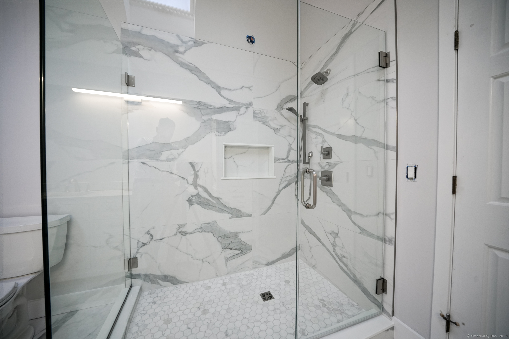 Glastonbury, Connecticut, 06033, United States, 5 Bedrooms Bedrooms, ,4 BathroomsBathrooms,Residential,For Sale,1902715