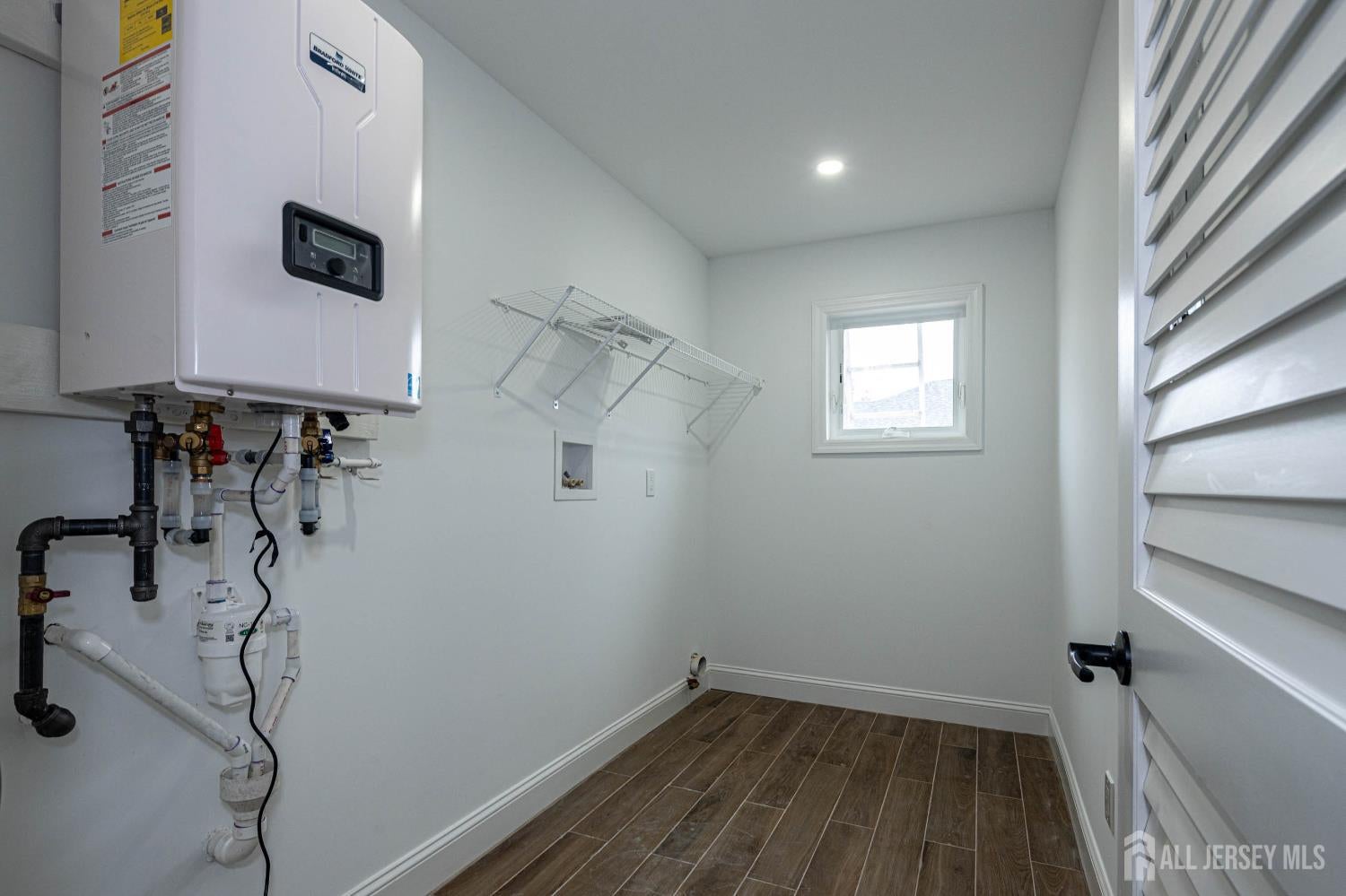 Sayreville, New Jersey, 08872, United States, 4 Bedrooms Bedrooms, ,3 BathroomsBathrooms,Residential,For Sale,1973681