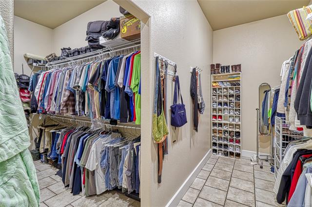 Eufaula, Oklahoma, 74432, United States, 3 Bedrooms Bedrooms, ,4 BathroomsBathrooms,Residential,For Sale,1976546