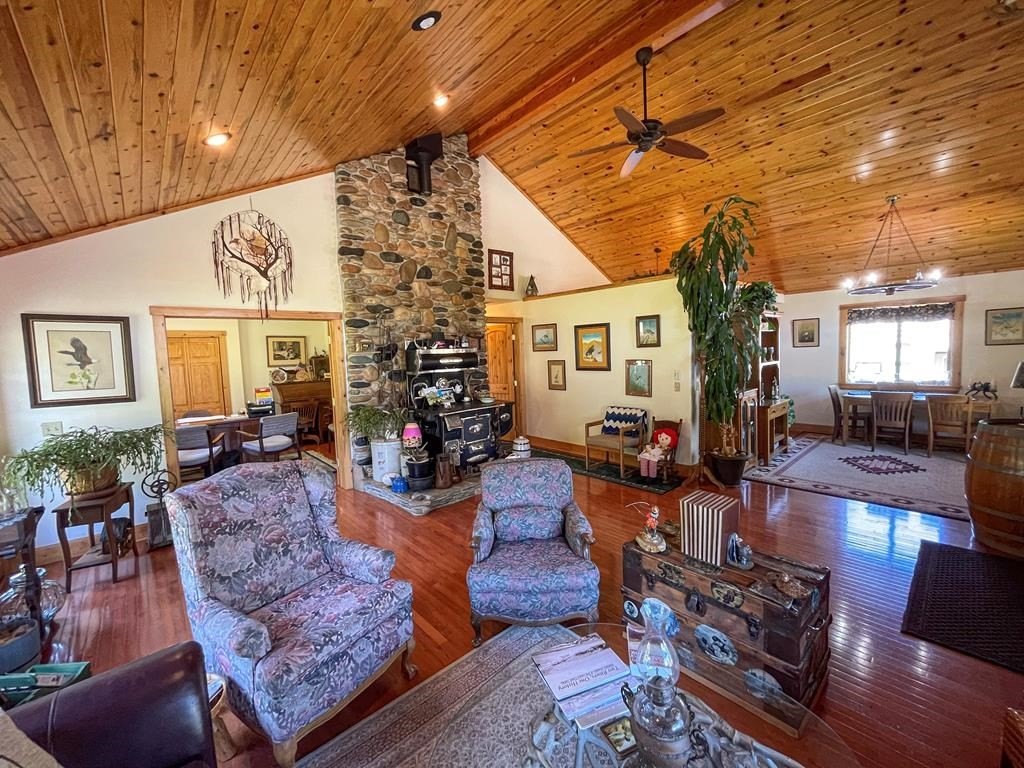 Kamiah, Idaho, 83536, United States, 3 Bedrooms Bedrooms, ,2 BathroomsBathrooms,Residential,For Sale,1765427