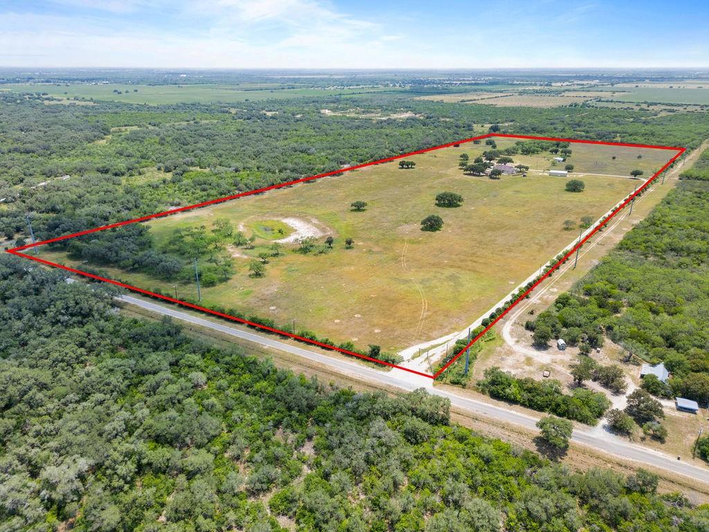 Beeville, Texas, 78102, United States, 4 Bedrooms Bedrooms, ,3 BathroomsBathrooms,Residential,For Sale,1857883