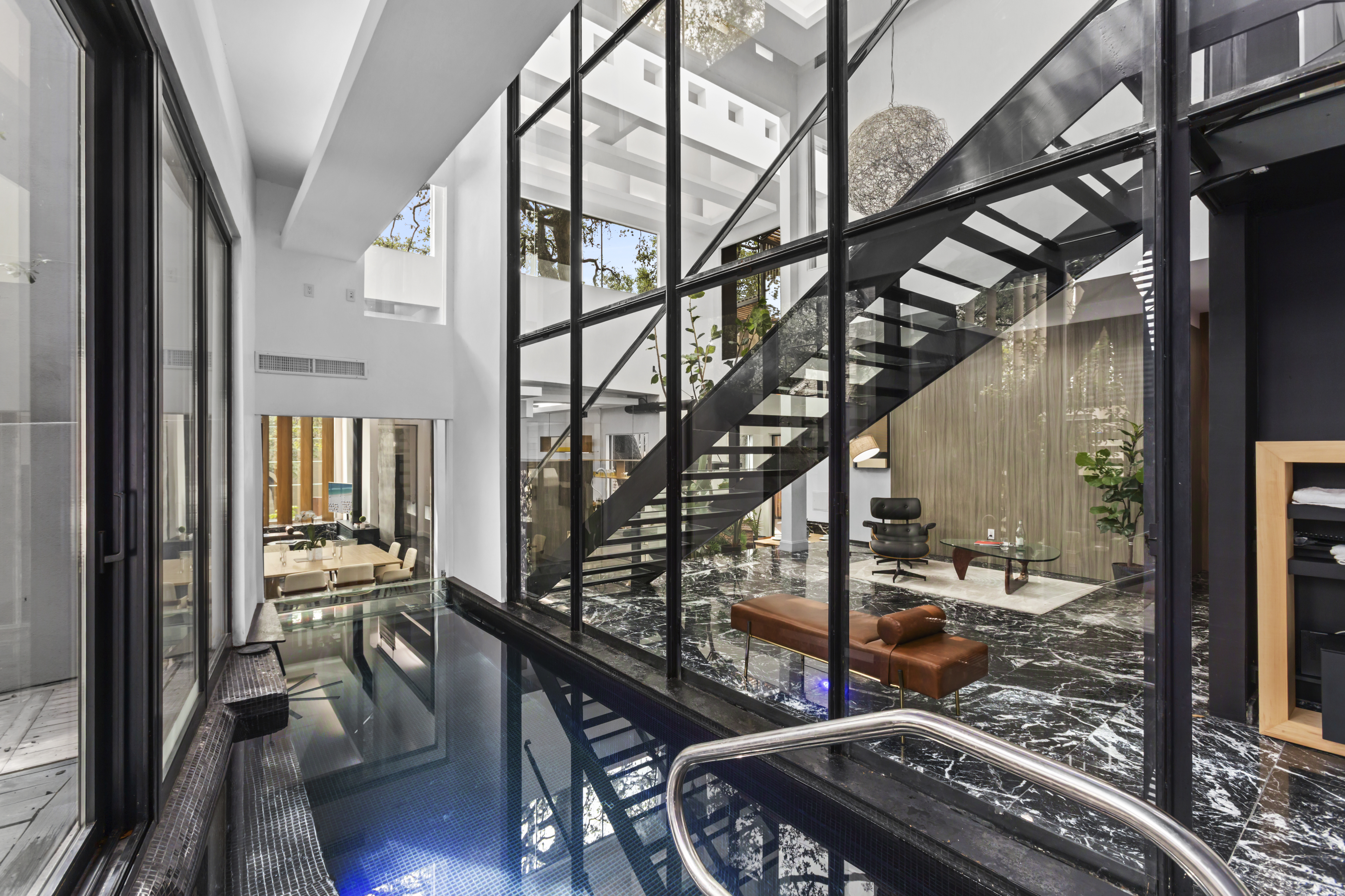  Architectural Masterpiece in Oak Hills - 物件實景