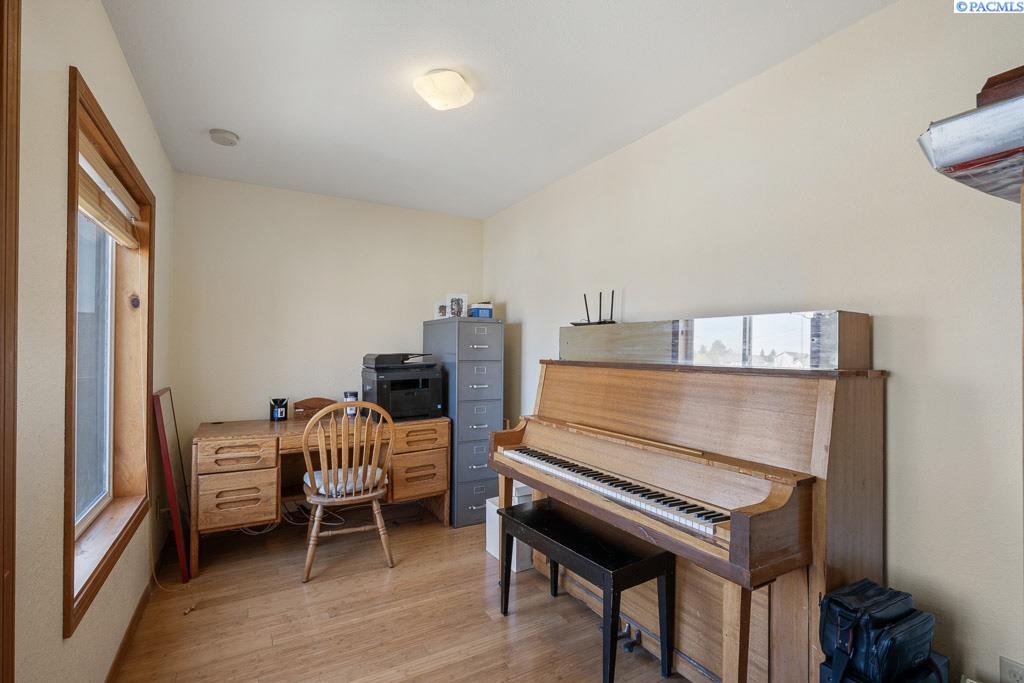 Pullman, Washington, 99163, United States, 4 Bedrooms Bedrooms, ,3 BathroomsBathrooms,Residential,For Sale,1777658