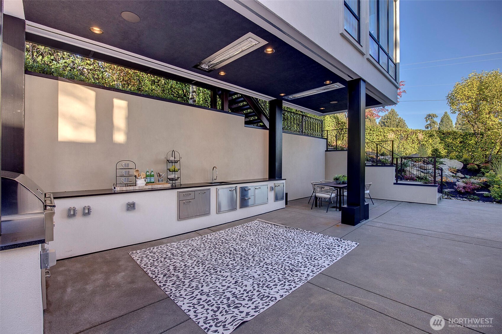 Medina, Washington, 98039, United States, 5 Bedrooms Bedrooms, ,6 BathroomsBathrooms,Residential,For Sale,1897136