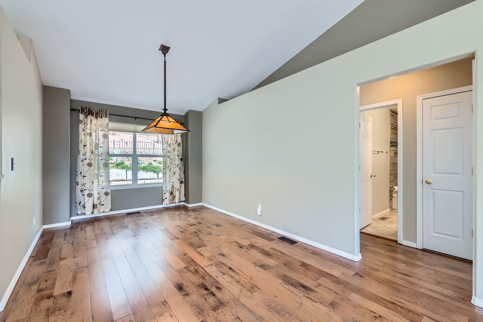 Woodland Park, Colorado, 80863, United States, 3 Bedrooms Bedrooms, ,4 BathroomsBathrooms,Residential,For Sale,1856794