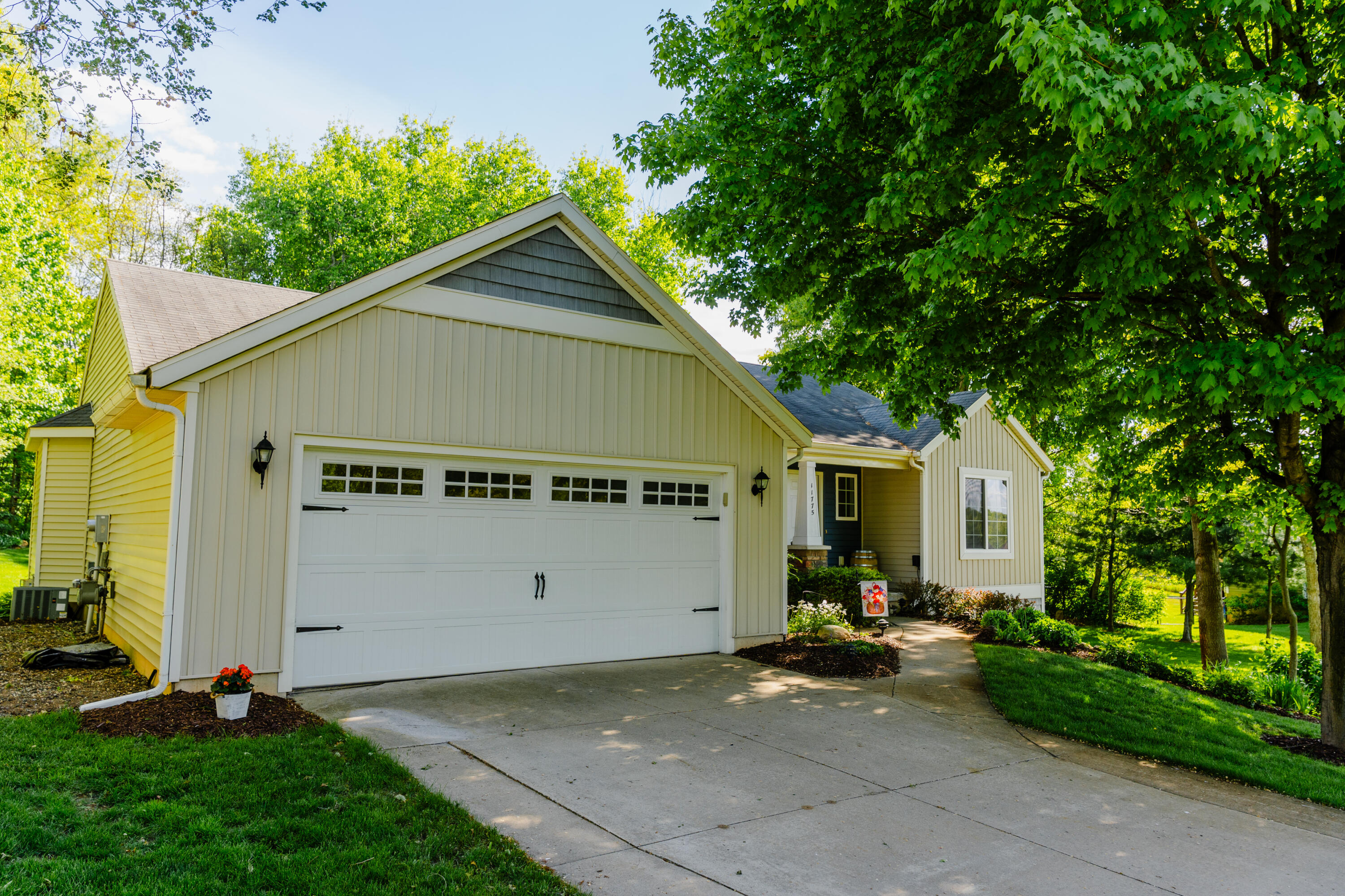 Sparta, Michigan, 49345, United States, 4 Bedrooms Bedrooms, ,3 BathroomsBathrooms,Residential,For Sale,1895548