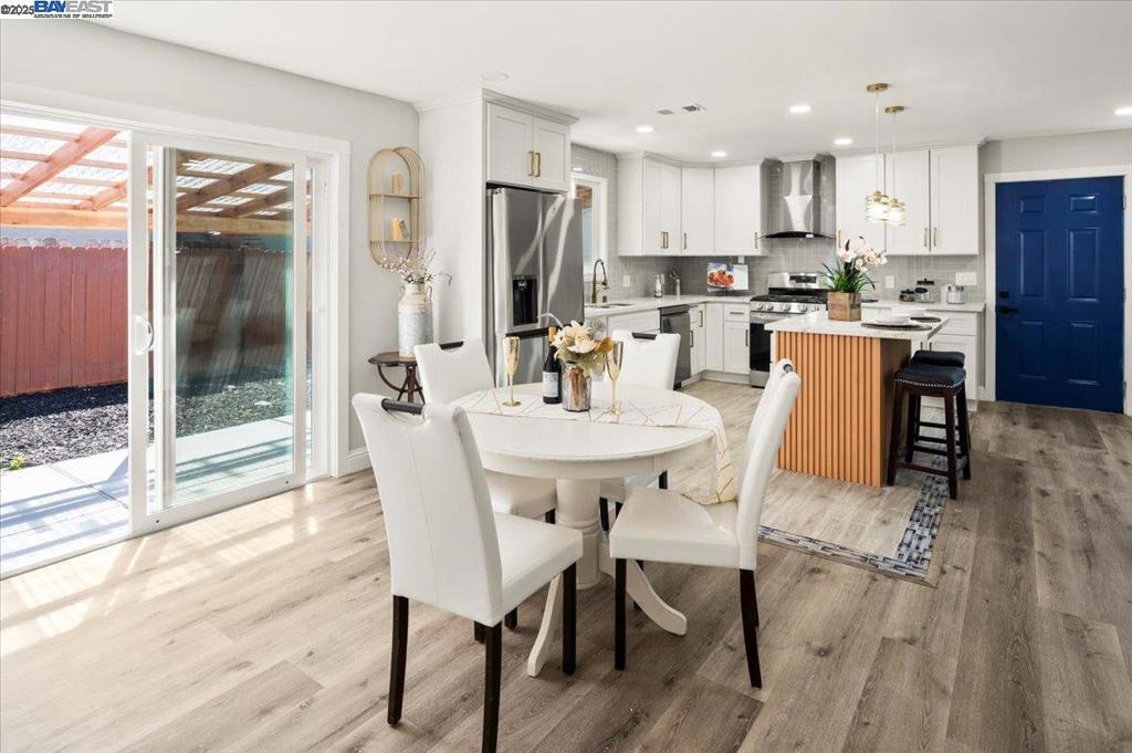 Livermore, California, 94551, United States, 3 Bedrooms Bedrooms, ,2 BathroomsBathrooms,Residential,For Sale,1974358