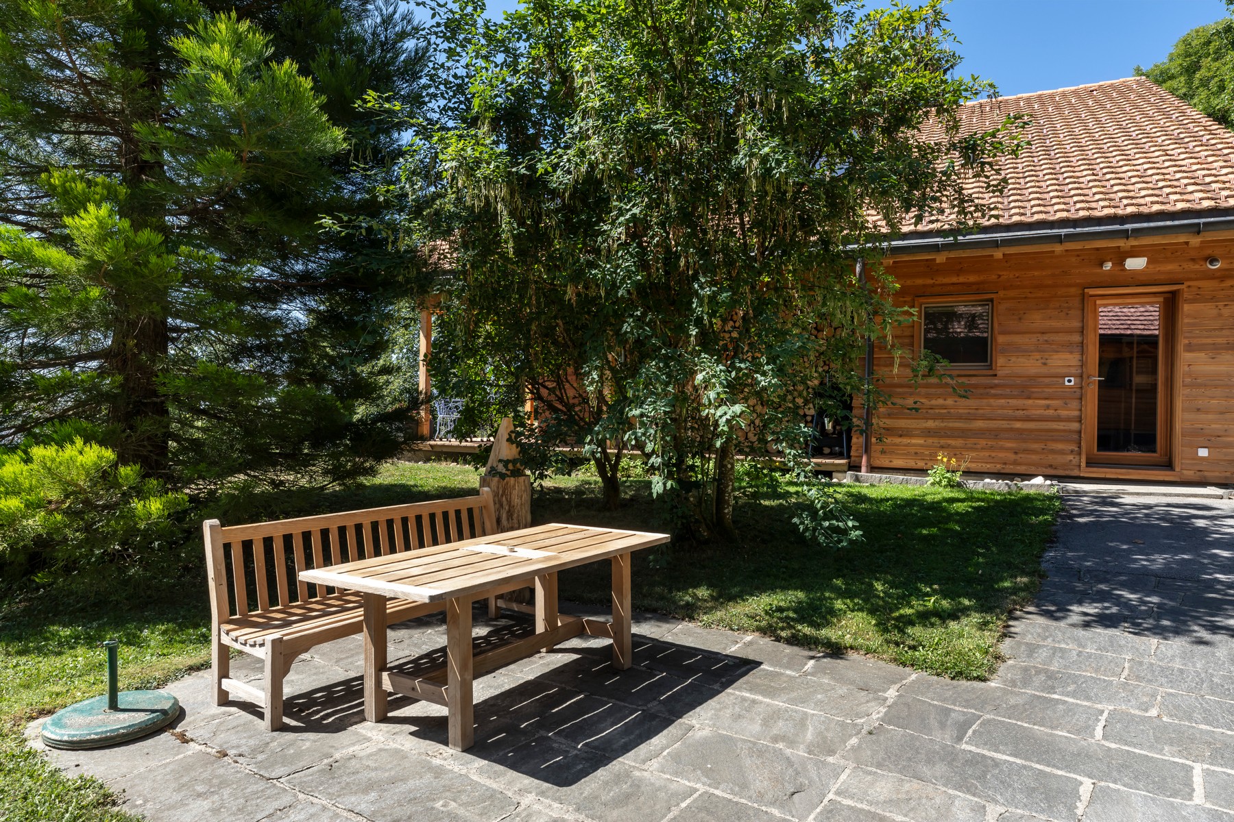  A rare property featuring two cottages and breathtaking lake views - 物件實景