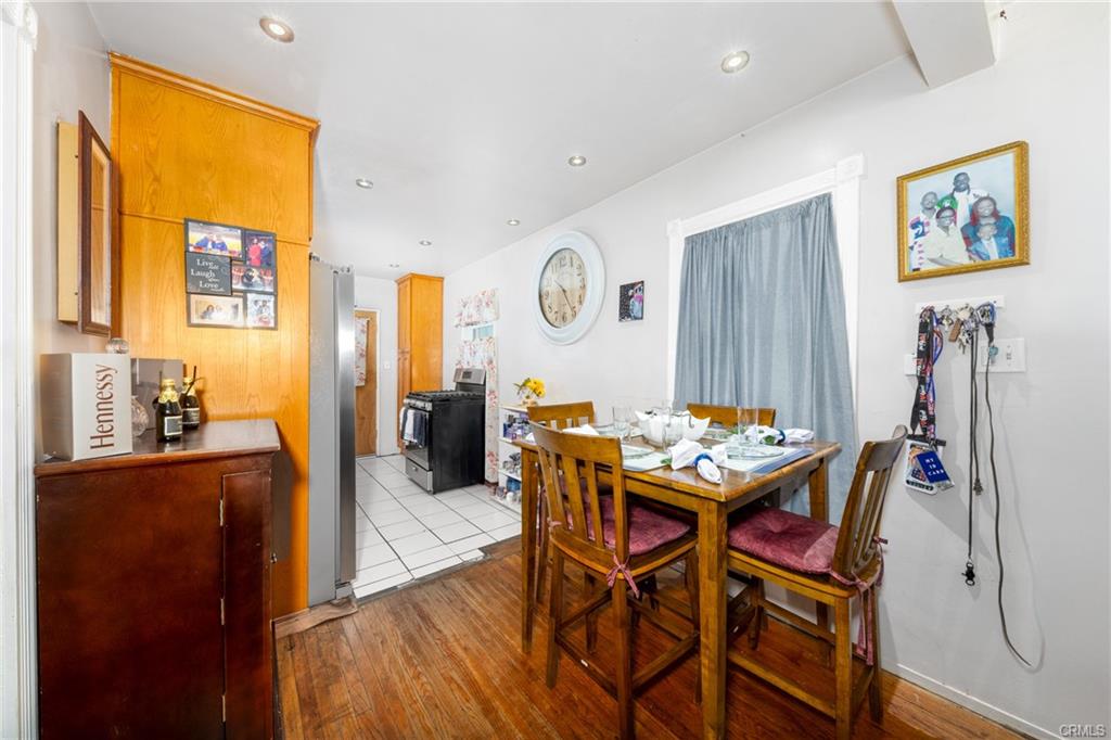 Los Angeles, California, 90059, United States, 2 Bedrooms Bedrooms, ,1 BathroomBathrooms,Residential,For Sale,1908040