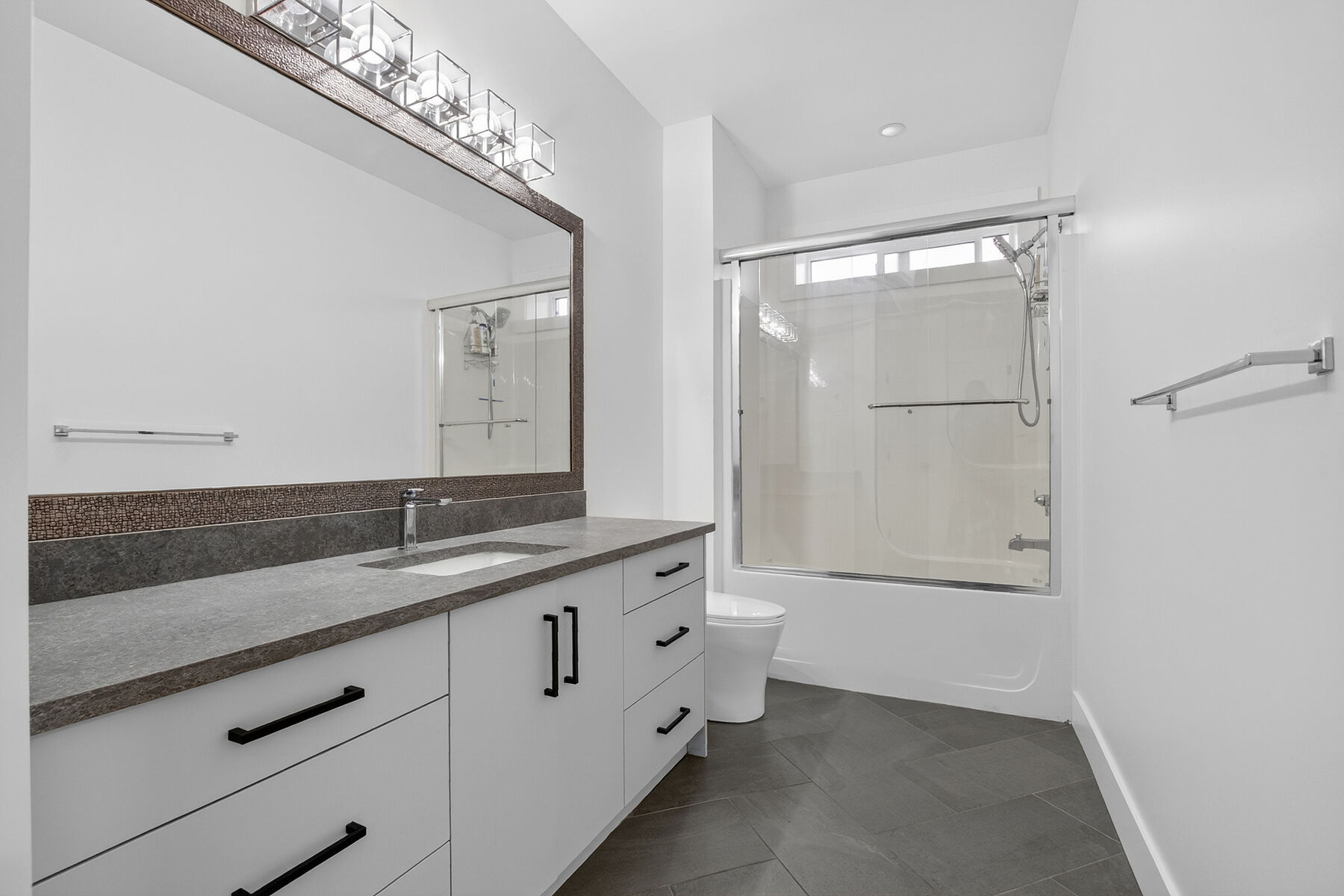  Spacious & Bright - 物件實景