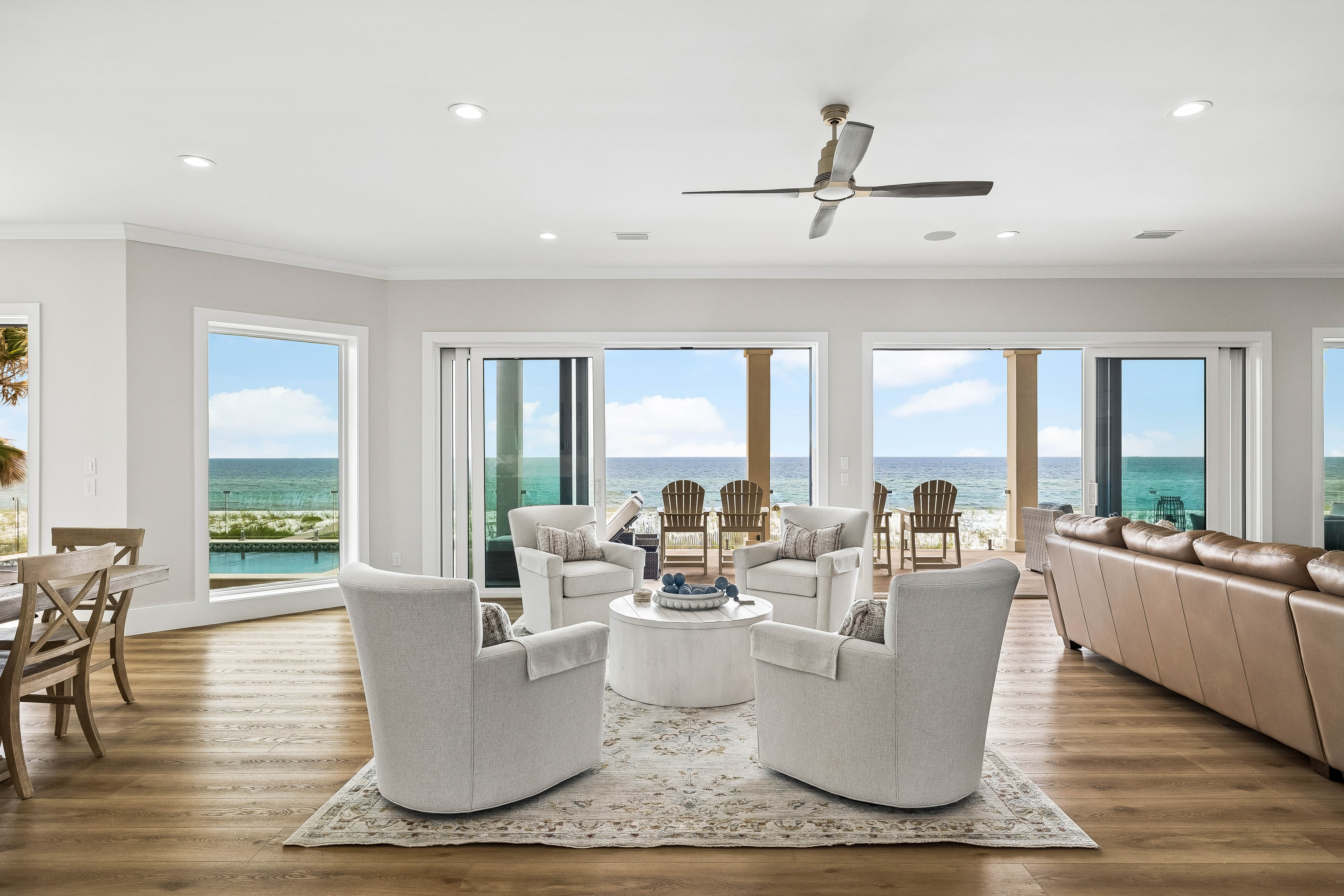  A New Benchmark for Luxury on Navarre Beach - 物件實景