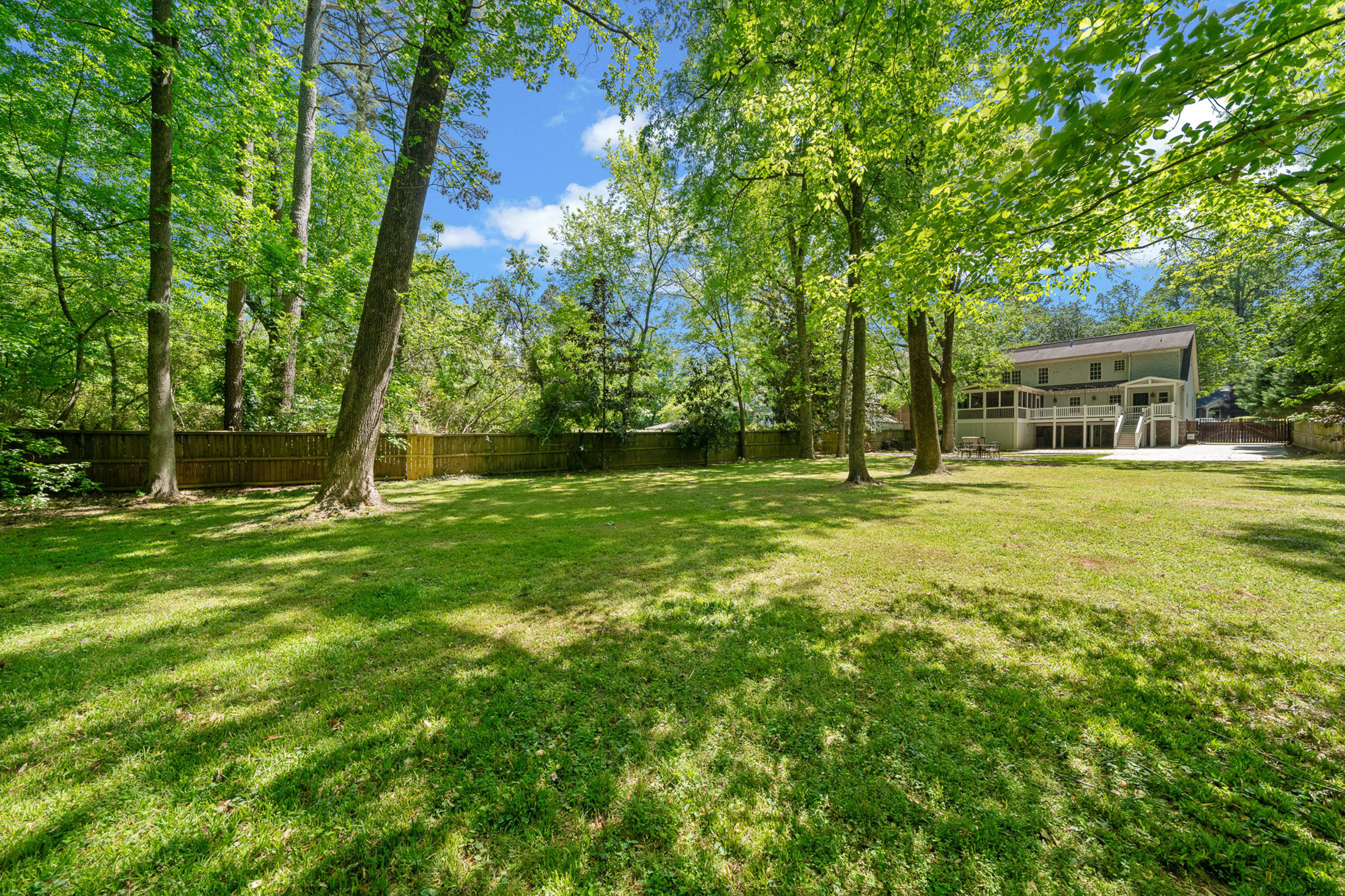  Stunning and Completely Renovated Morningside Home on 3.2+/- Acre Estate Lot - 物件實景