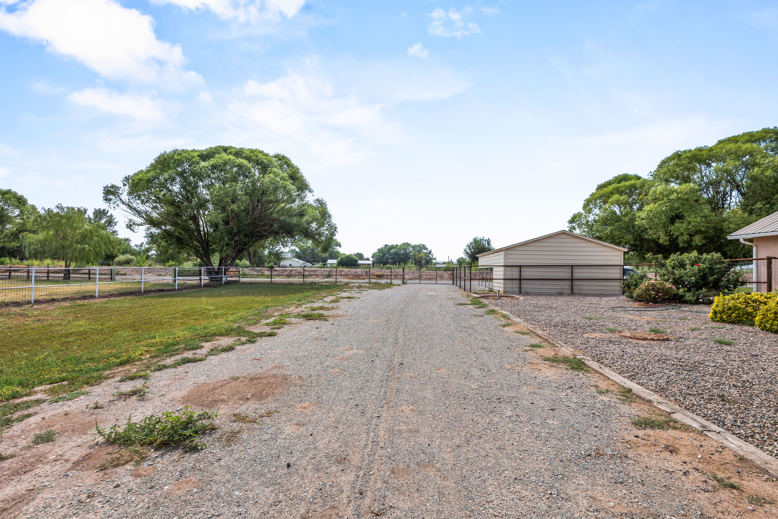 Belen, New Mexico, 87002, United States, 3 Bedrooms Bedrooms, ,2 BathroomsBathrooms,Residential,For Sale,1914205