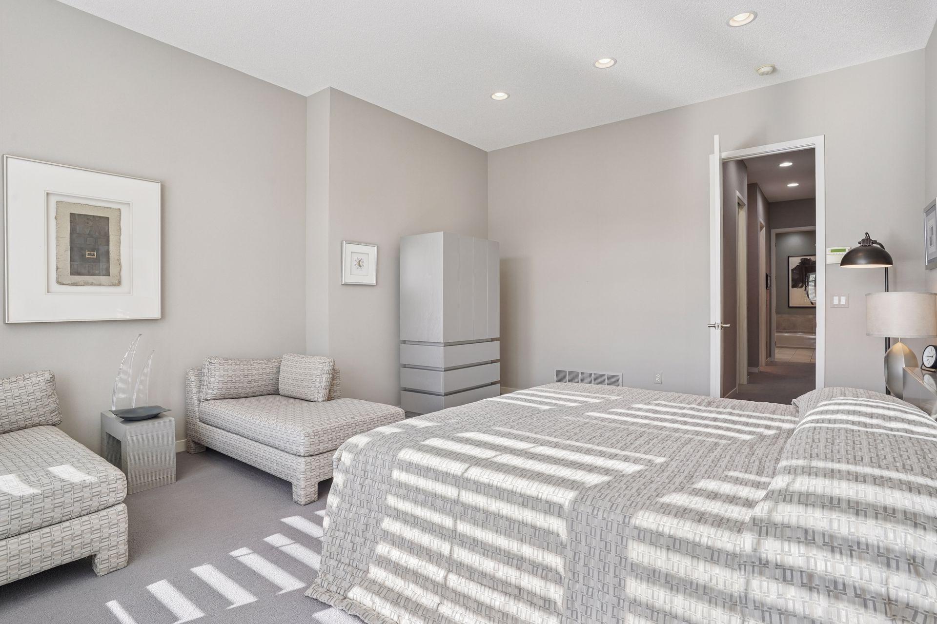 Lilydale, Minnesota, 55118, United States, 3 Bedrooms Bedrooms, ,3 BathroomsBathrooms,Residential,For Sale,1989452