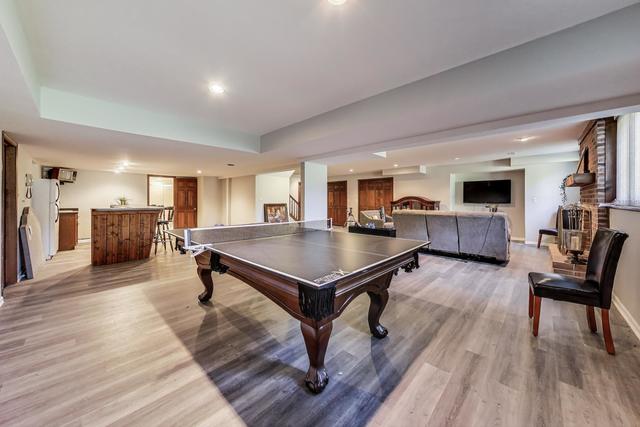 Barrington, Illinois, 60010, United States, 5 Bedrooms Bedrooms, ,6 BathroomsBathrooms,Residential,For Sale,2048661