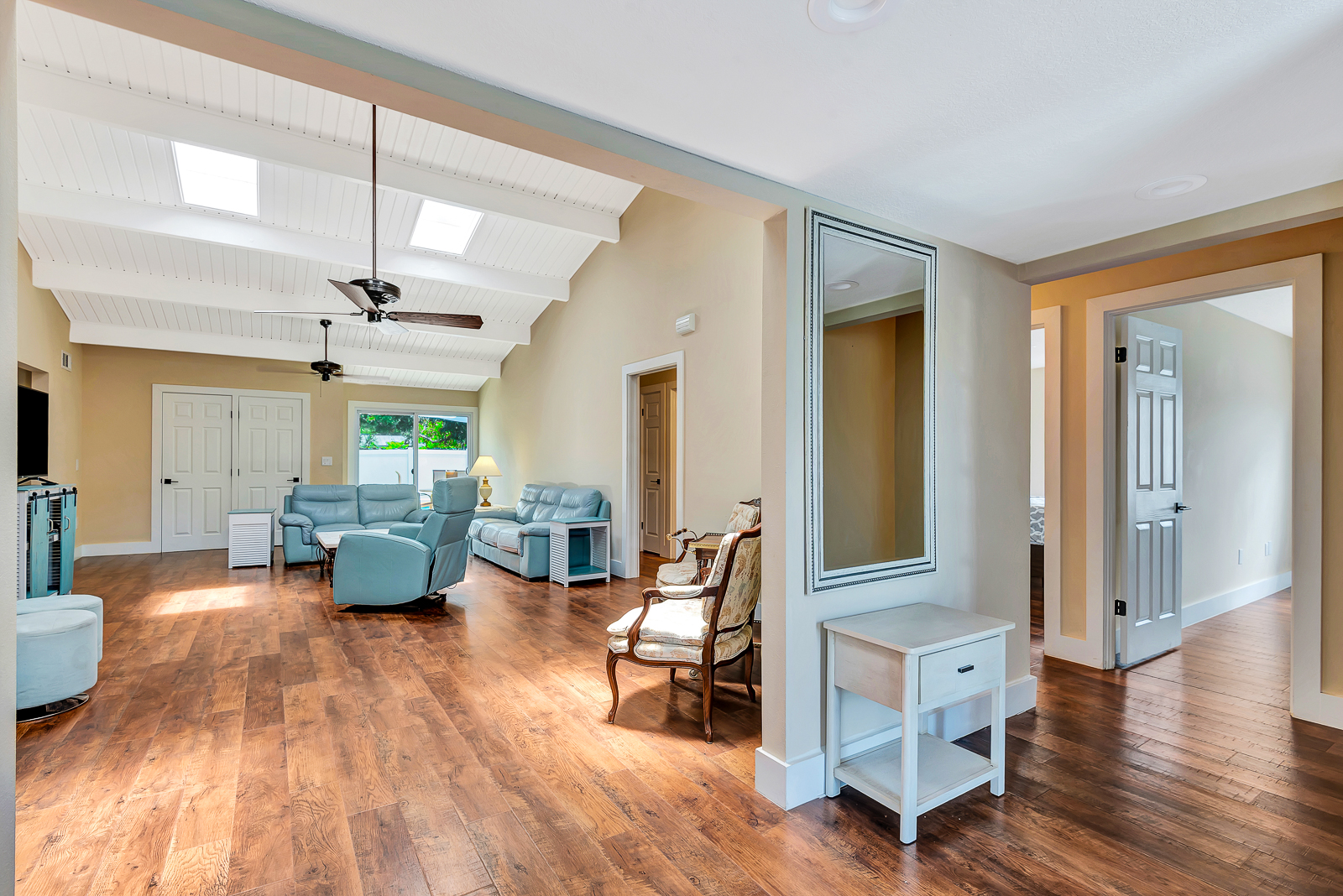 Sarasota, Florida, 34231, United States, 4 Bedrooms Bedrooms, ,2 BathroomsBathrooms,Residential,For Sale,1981224