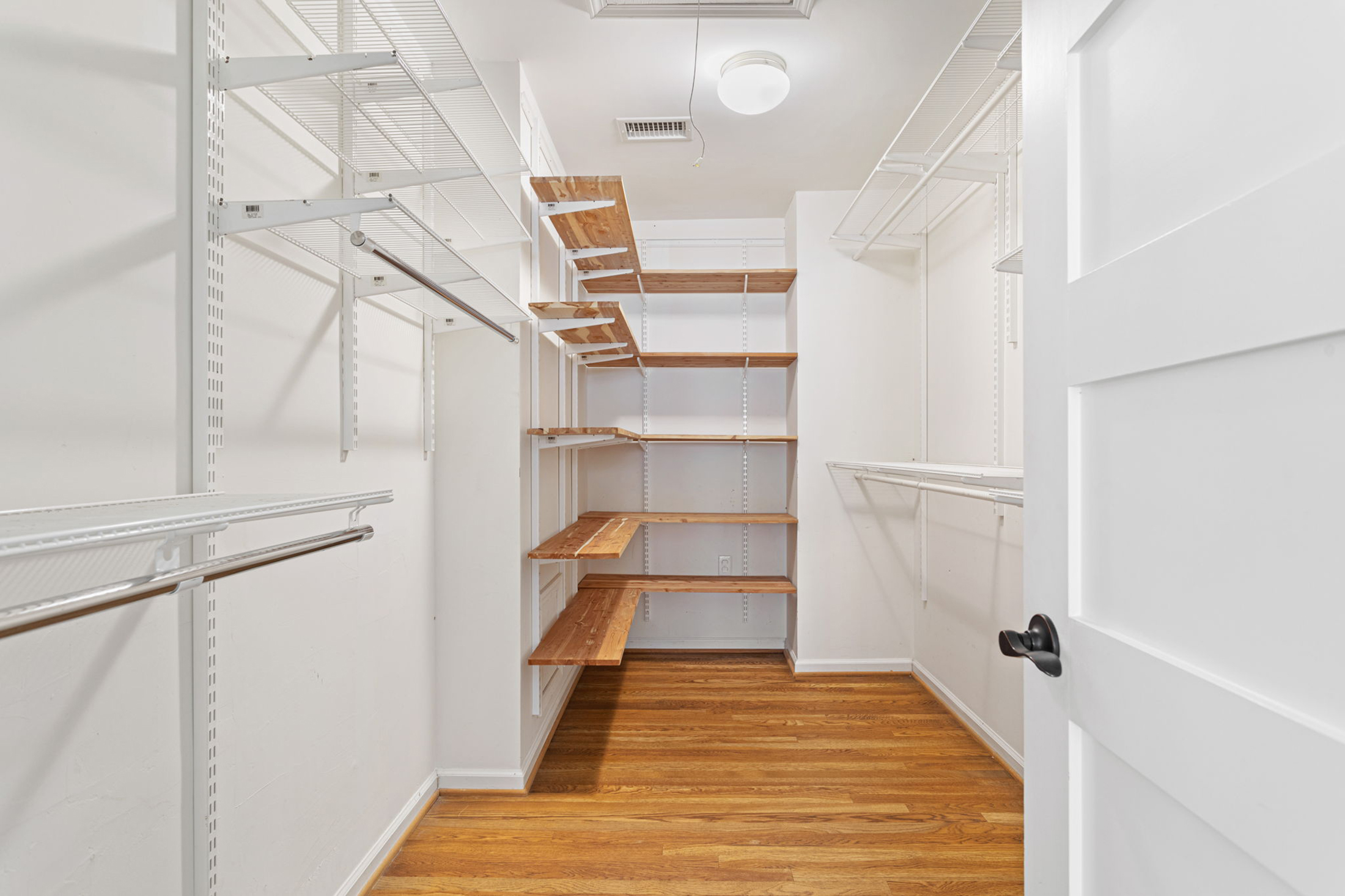  Beautifully Renovated Residence in Brookhaven Fields - 物件實景
