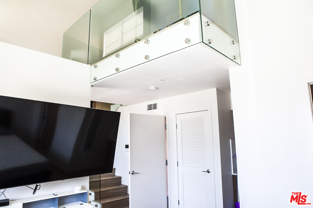 Los Angeles, California, 90049, United States, 27 Bedrooms Bedrooms, ,Residential,For Sale,1890269