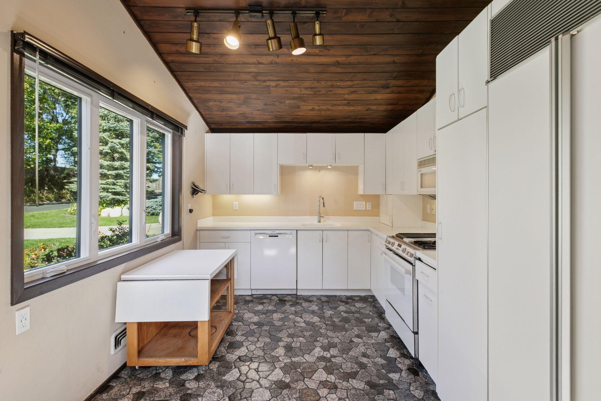 Golden Valley, Minnesota, 55416, United States, 2 Bedrooms Bedrooms, ,Residential,For Sale,1970516