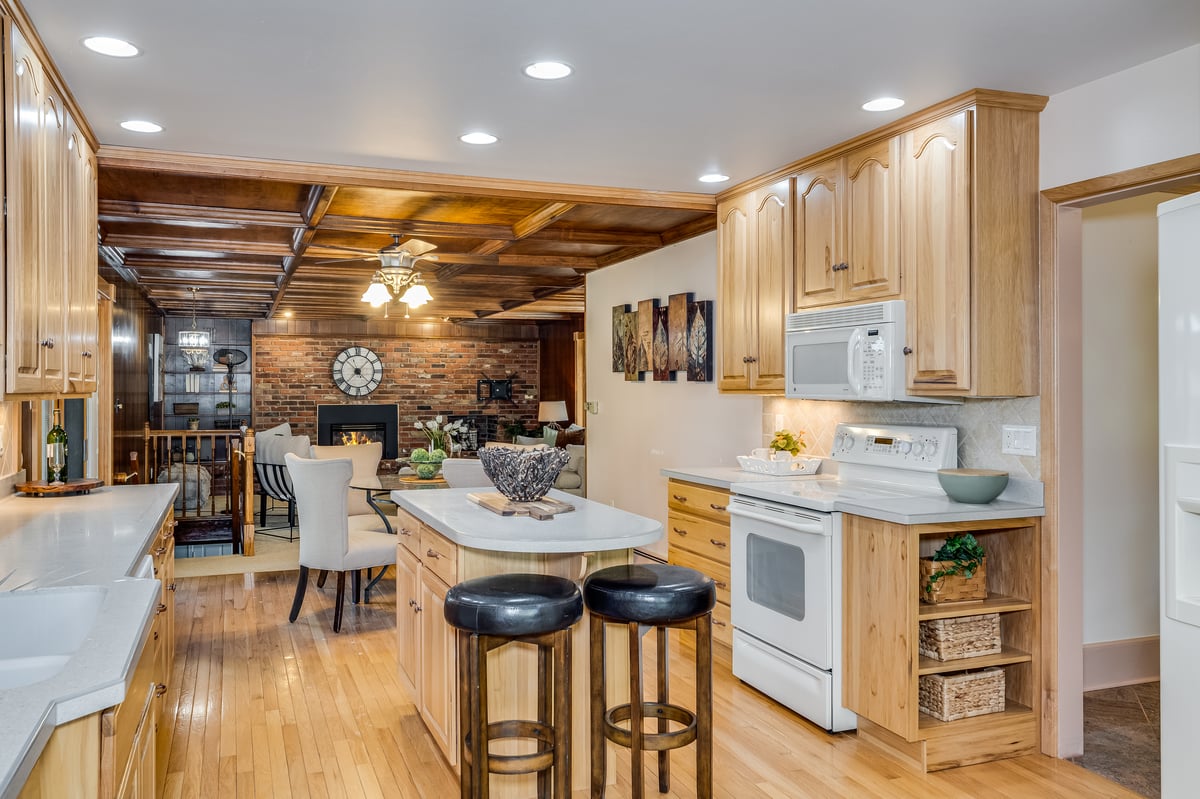 Cheyenne, Wyoming, 82009, United States, 5 Bedrooms Bedrooms, ,3 BathroomsBathrooms,Residential,For Sale,1981305