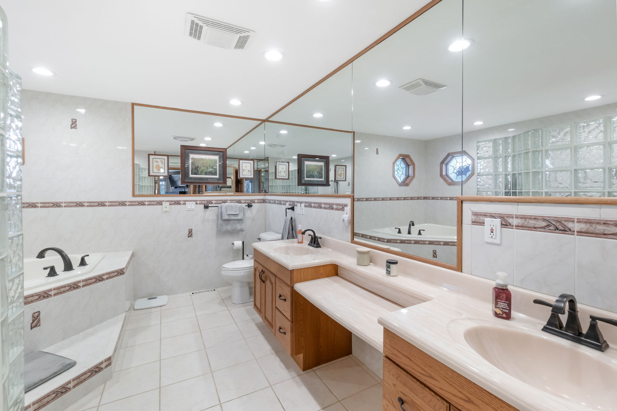 Mitchell, Iowa, 50461, United States, 4 Bedrooms Bedrooms, ,4 BathroomsBathrooms,Residential,For Sale,1923505