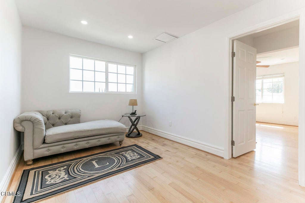 Los Angeles, California, 91352, United States, 5 Bedrooms Bedrooms, ,5 BathroomsBathrooms,Residential,For Sale,1941617