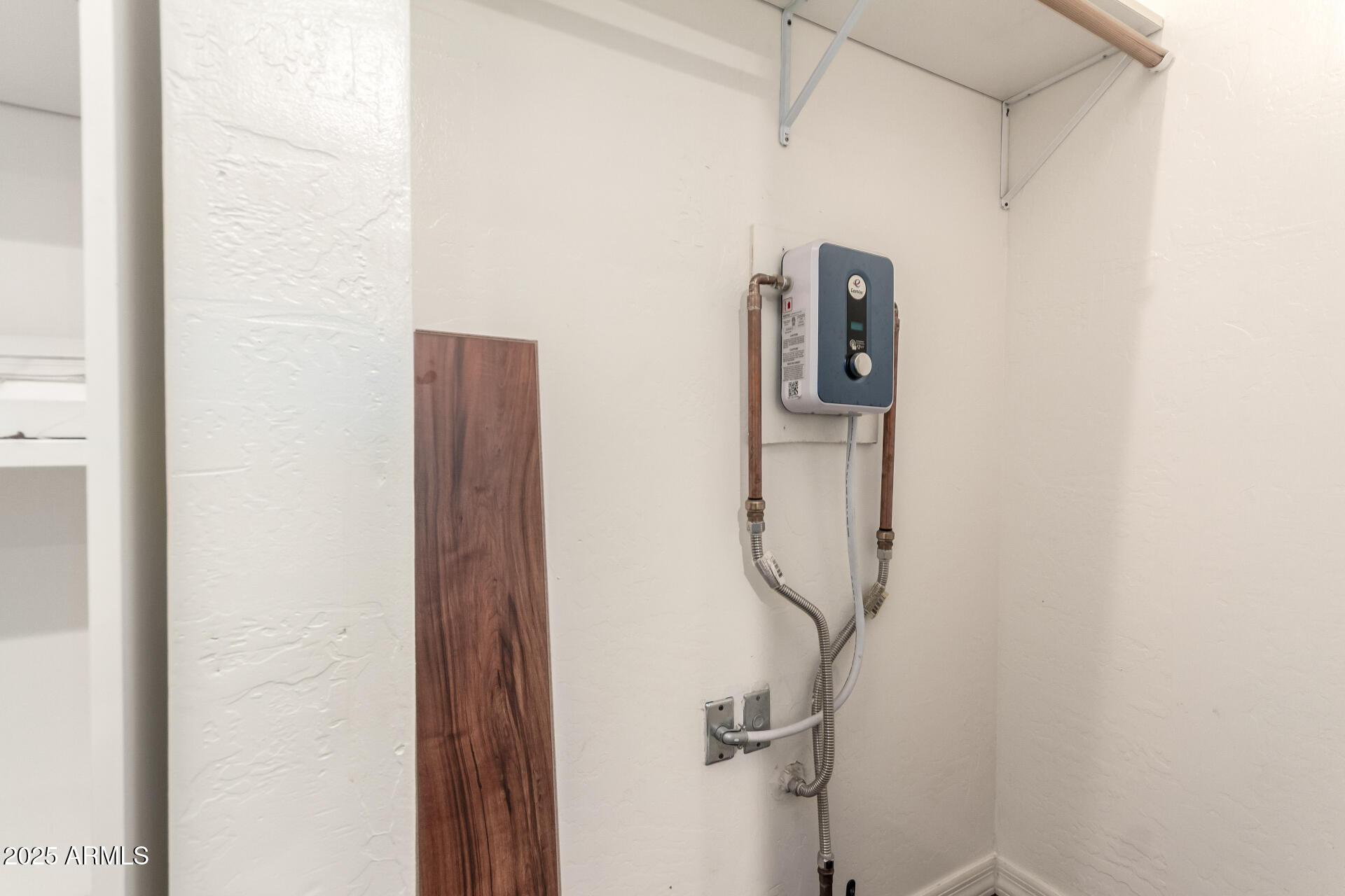 Phoenix, Arizona, 85007, United States, 4 Bedrooms Bedrooms, ,3 BathroomsBathrooms,Residential,For Sale,1980366