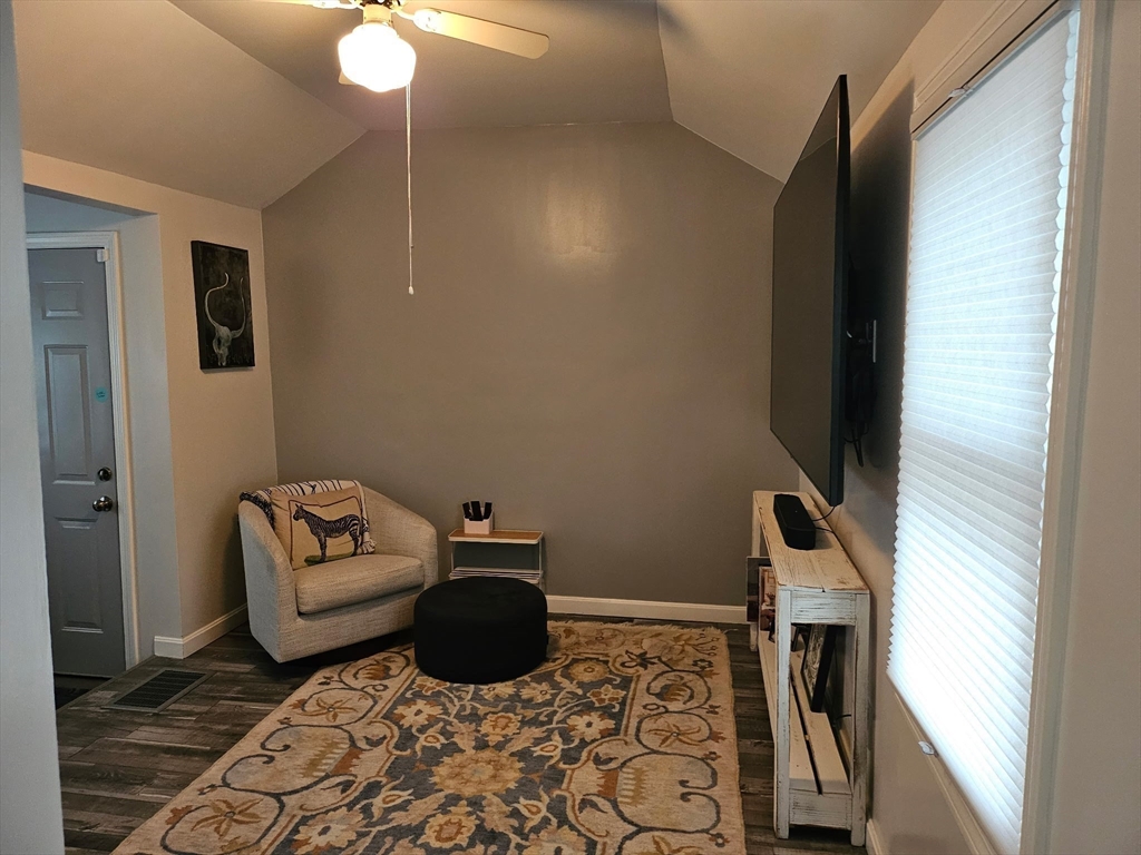 Lynn, Massachusetts, 01905, United States, 2 Bedrooms Bedrooms, ,2 BathroomsBathrooms,Residential,For Sale,1972732