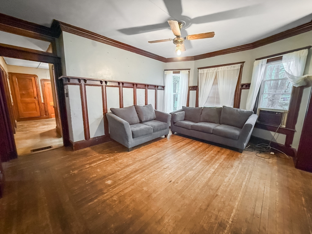 Lawrence, Massachusetts, 01841, United States, 8 Bedrooms Bedrooms, ,3 BathroomsBathrooms,Residential,For Sale,1992147