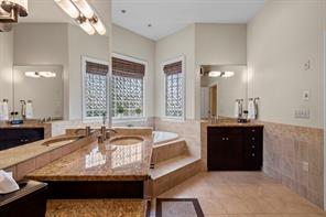 39 Blue Jay Drive, North Attleboro, Massachusetts, 02760, United States, 6 Bedrooms Bedrooms, ,4 BathroomsBathrooms,Residential,For Sale,39 Blue Jay Drive,1009941