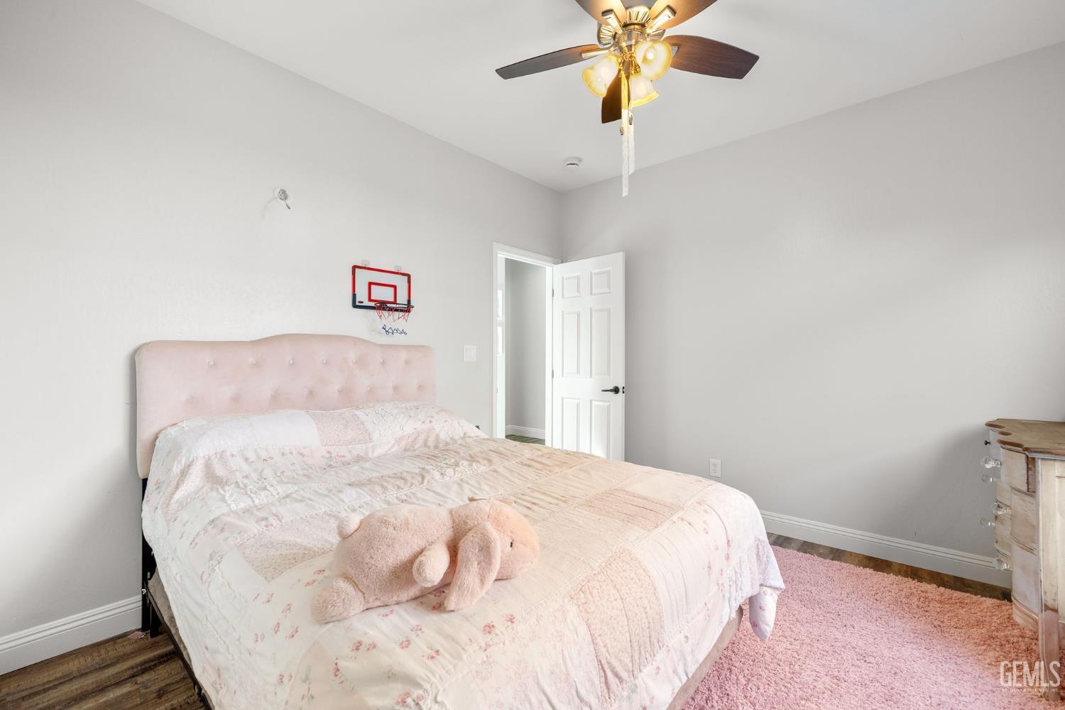 Bakersfield, California, 93312, United States, 3 Bedrooms Bedrooms, ,2 BathroomsBathrooms,Residential,For Sale,1989296