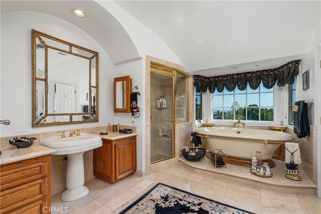 Glendora, California, 91741, United States, 5 Bedrooms Bedrooms, ,6 BathroomsBathrooms,Residential,For Sale,1828291