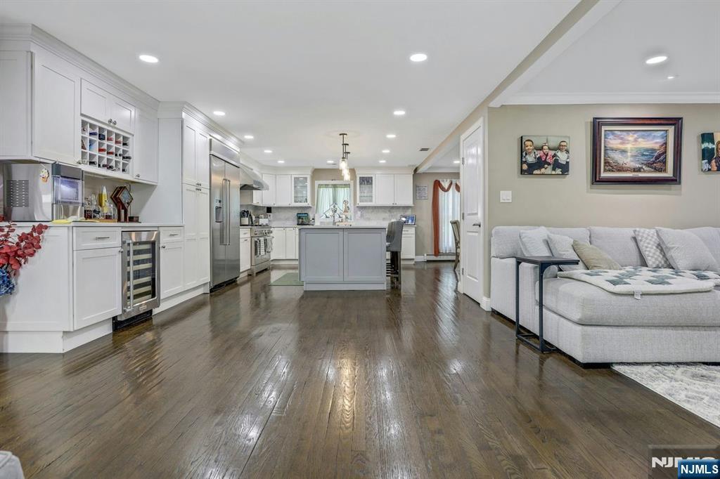 Old Tappan, New Jersey, 07675, United States, 4 Bedrooms Bedrooms, ,3 BathroomsBathrooms,Residential,For Sale,1906748