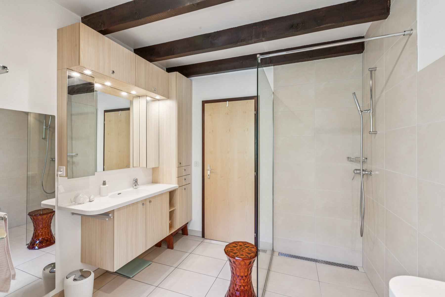  Stunning detached villa with a beautiful garden and 2 enclosed garages - 物件實景