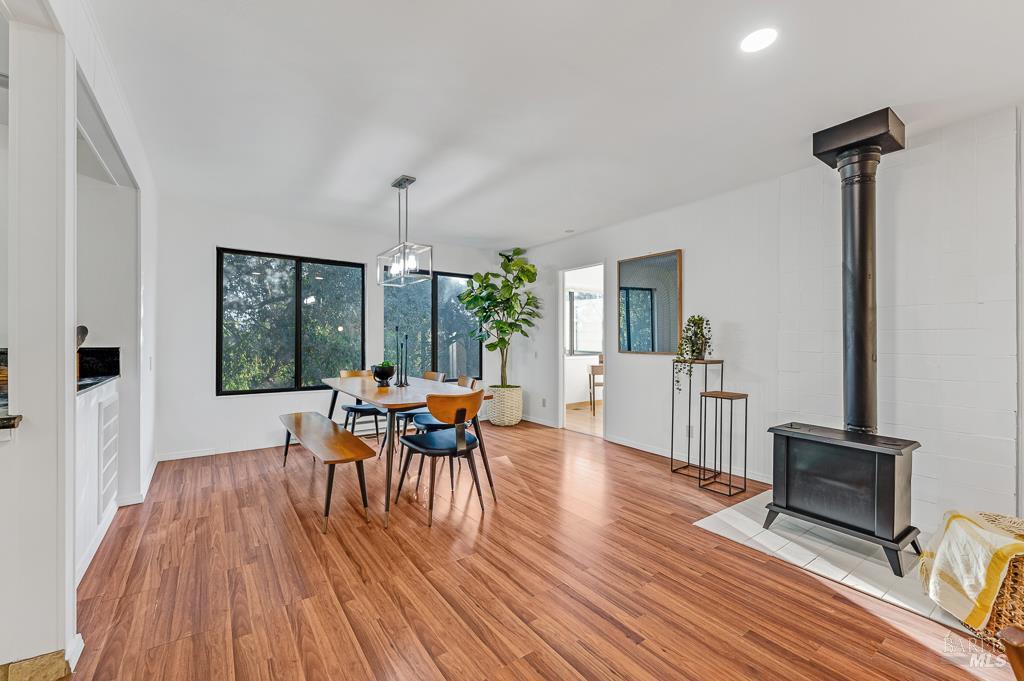Sebastopol, California, 95472, United States, 3 Bedrooms Bedrooms, ,3 BathroomsBathrooms,Residential,For Sale,1938553
