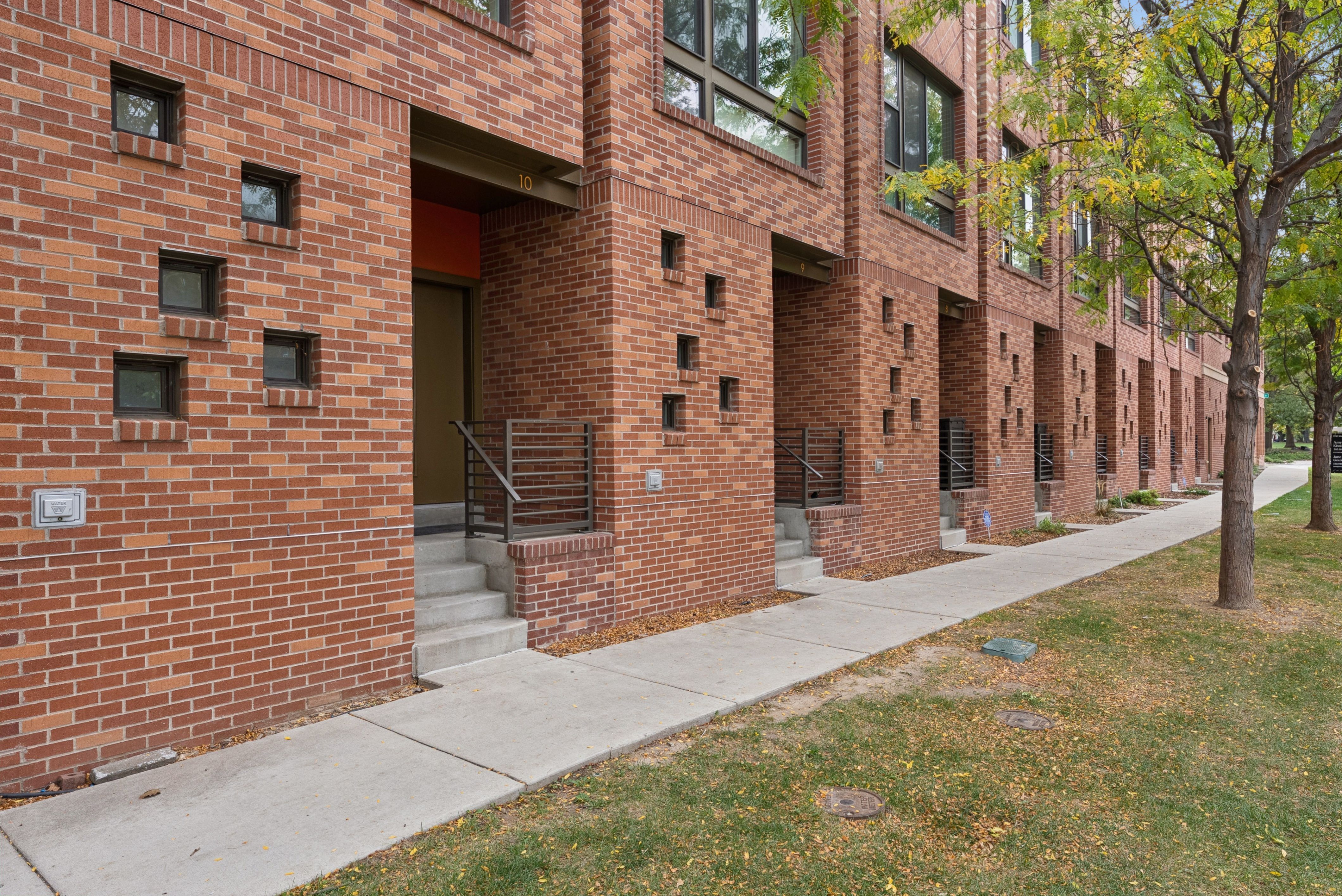  End-Unit Brownstone in North Capitol Hill - 物件實景