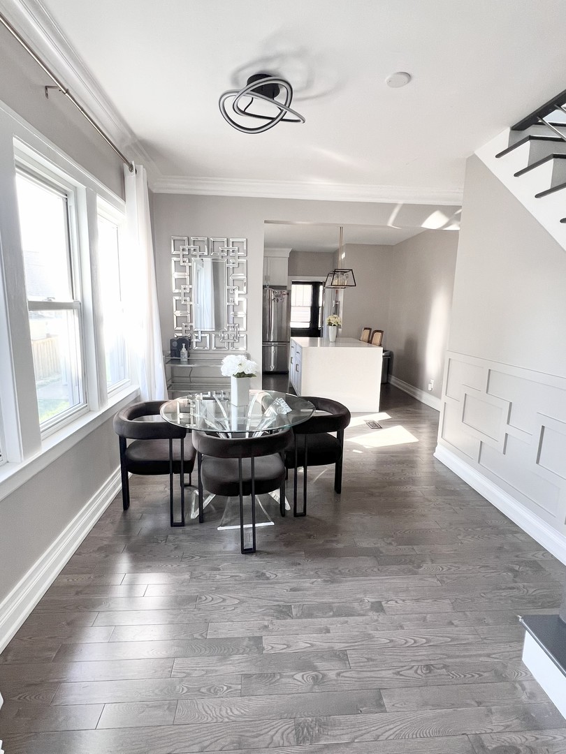 Brookfield, Illinois, 60513, United States, 5 Bedrooms Bedrooms, ,3 BathroomsBathrooms,Residential,For Sale,1989512