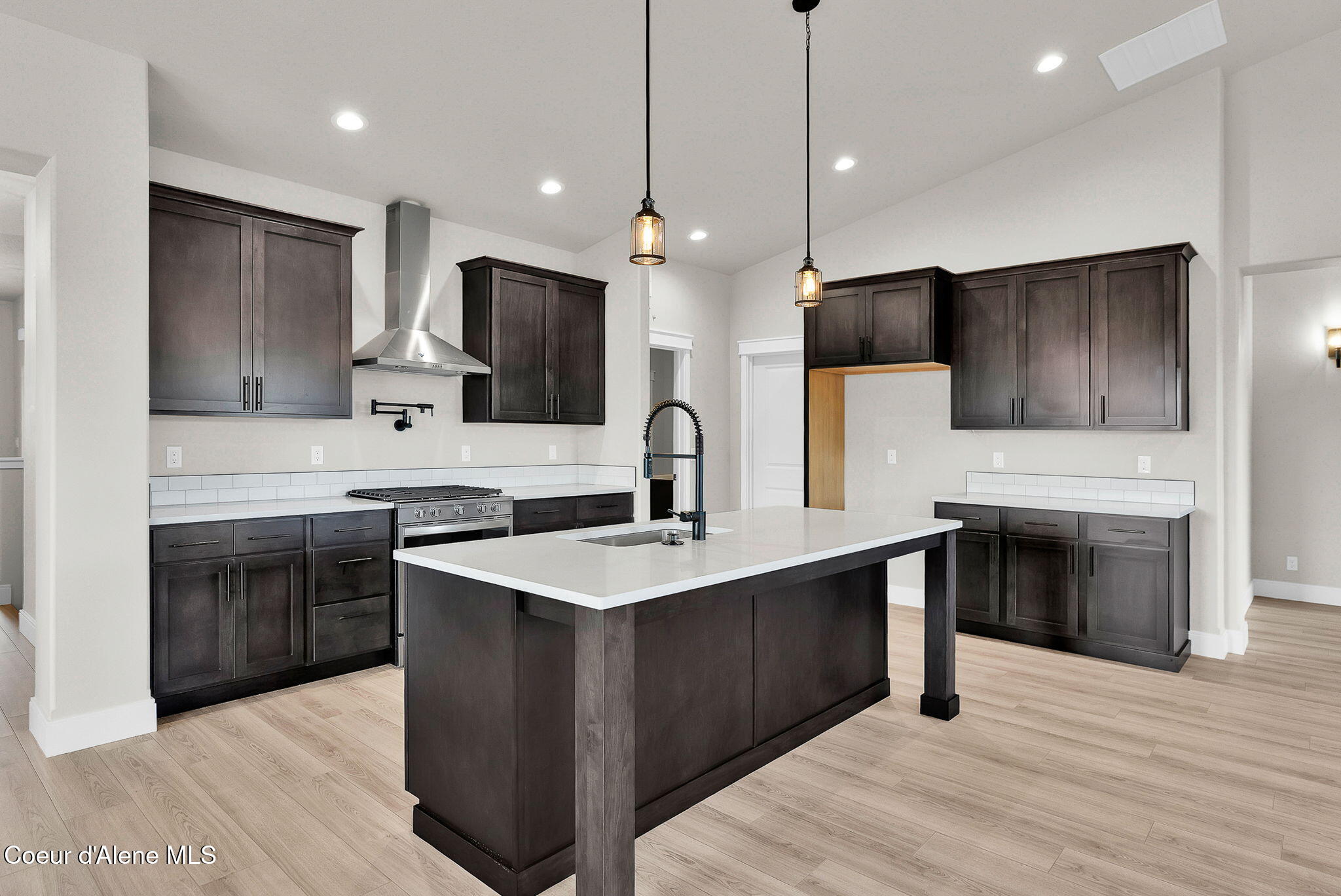 Rathdrum, Idaho, 83858, United States, 5 Bedrooms Bedrooms, ,1 BathroomBathrooms,Residential,For Sale,1989030