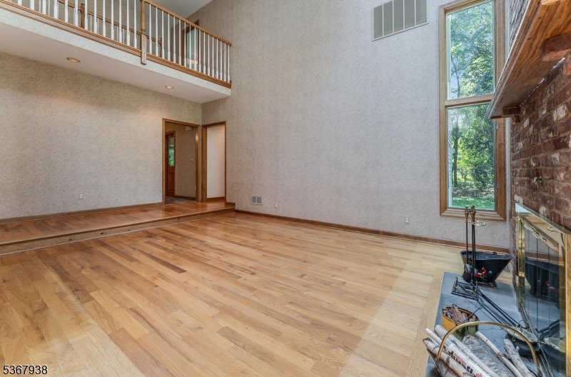 Raritan Twp., New Jersey, 08822, United States, 4 Bedrooms Bedrooms, ,3 BathroomsBathrooms,Residential,For Sale,1988299