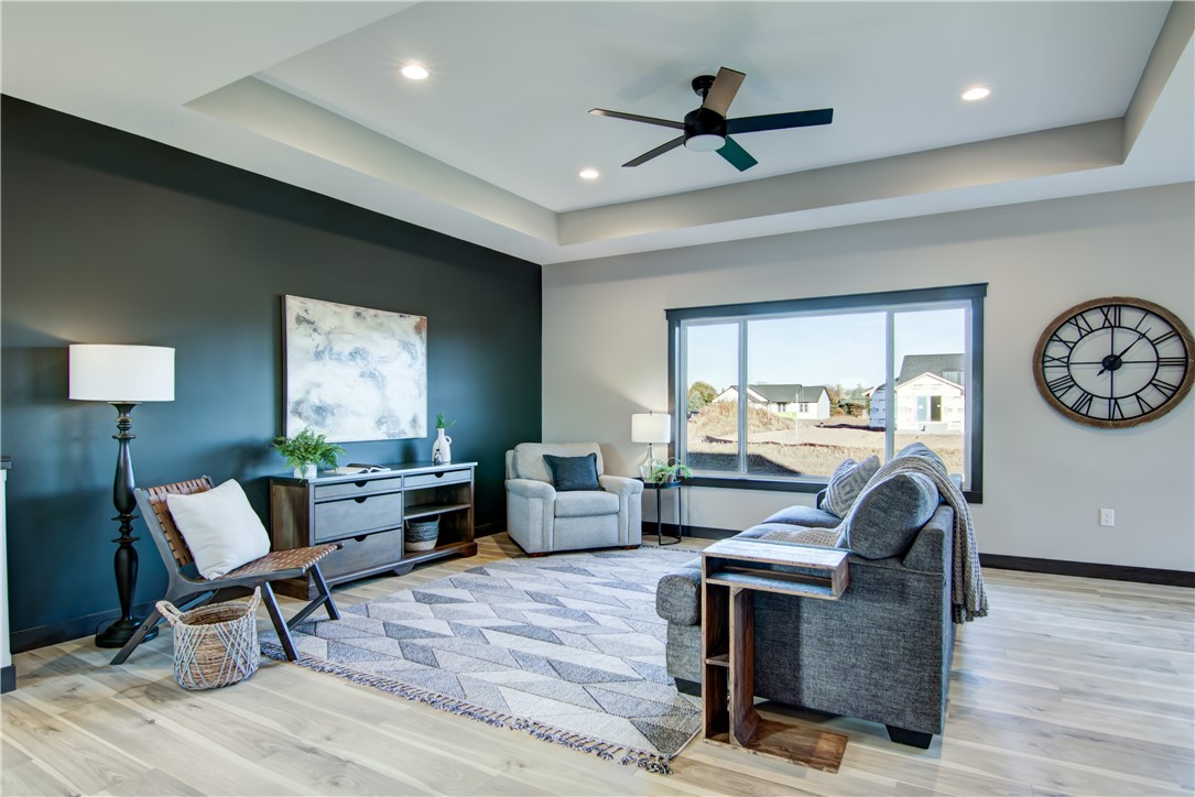 Chippewa Falls, Wisconsin, 54729, United States, 5 Bedrooms Bedrooms, ,3 BathroomsBathrooms,Residential,For Sale,1978028