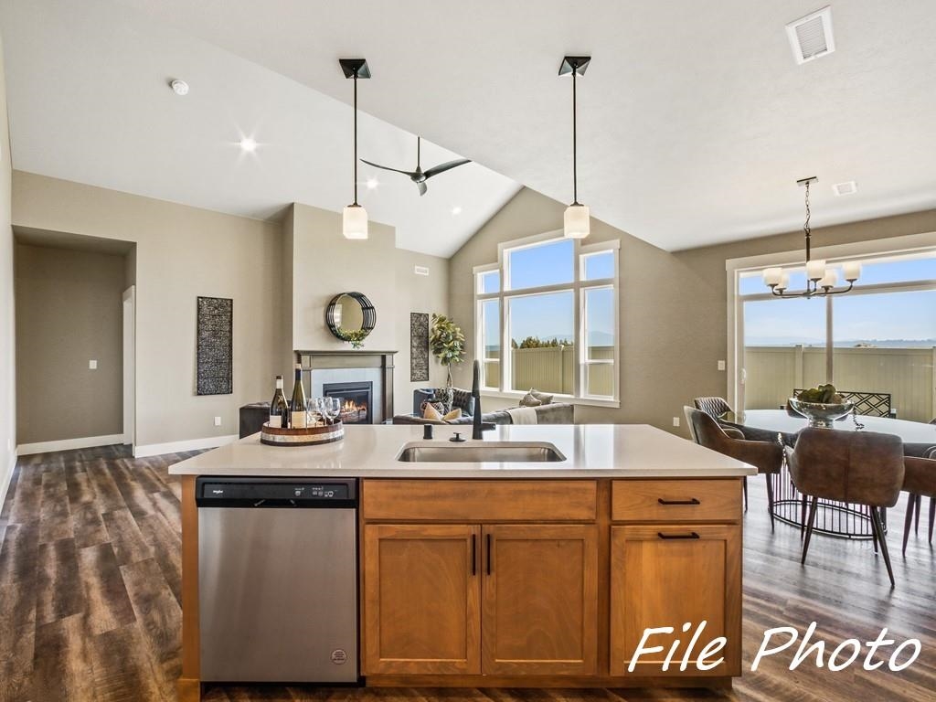 Colbert, Washington, 99005, United States, 3 Bedrooms Bedrooms, ,2 BathroomsBathrooms,Residential,For Sale,1848813