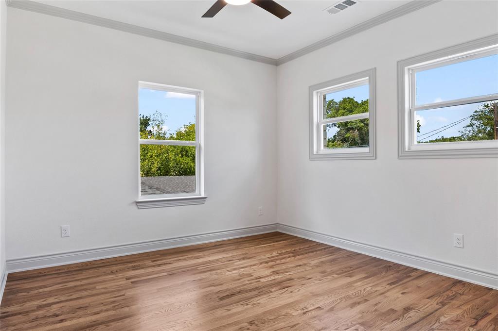 Dallas, Texas, 75212, United States, 4 Bedrooms Bedrooms, ,3 BathroomsBathrooms,Residential,For Sale,1930273