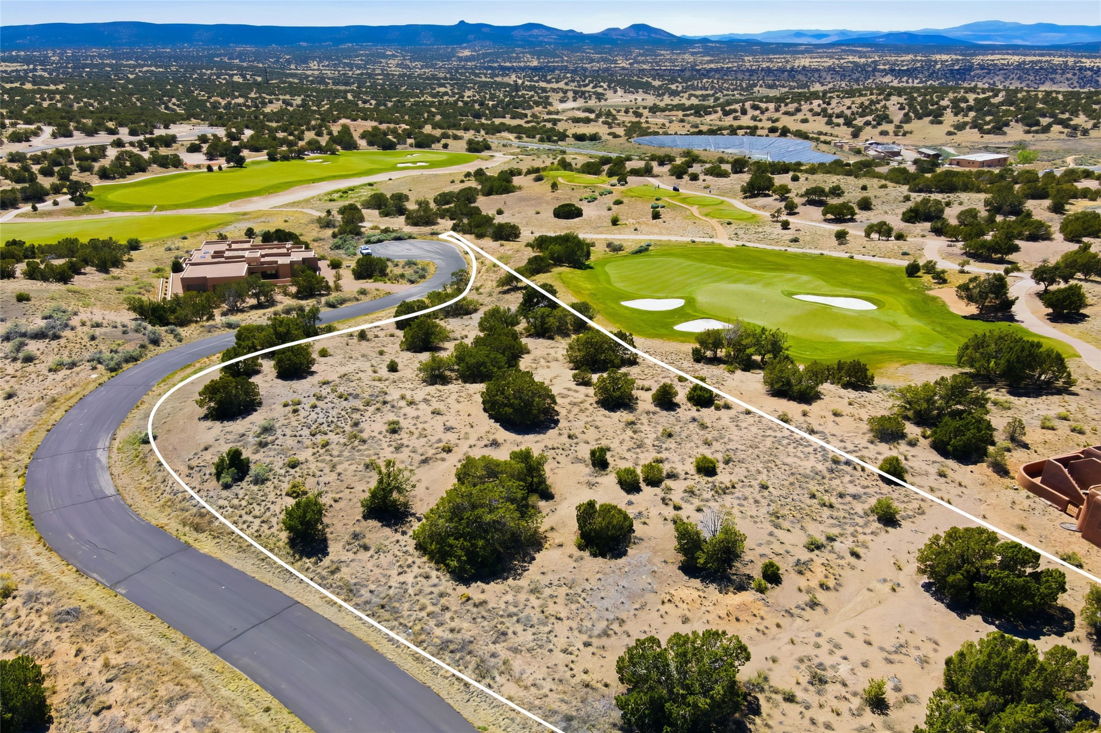  3 Plaza Velasquez Lot 44 - 物件實景