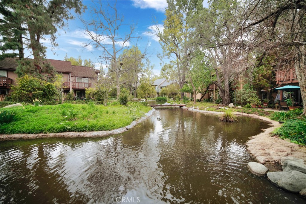 Canoga Park, California, 91303, United States, 2 Bedrooms Bedrooms, ,1 BathroomBathrooms,Residential,For Sale,1995813