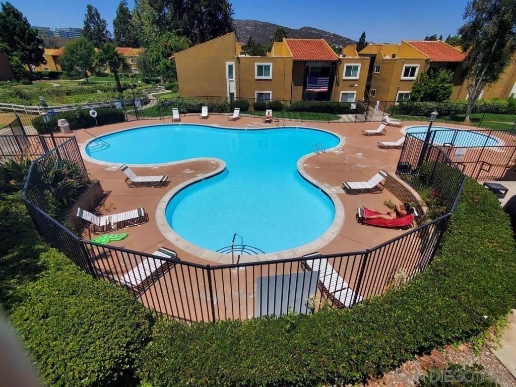 San Diego, California, 92127, United States, 2 Bedrooms Bedrooms, ,2 BathroomsBathrooms,Residential,For Sale,1938537