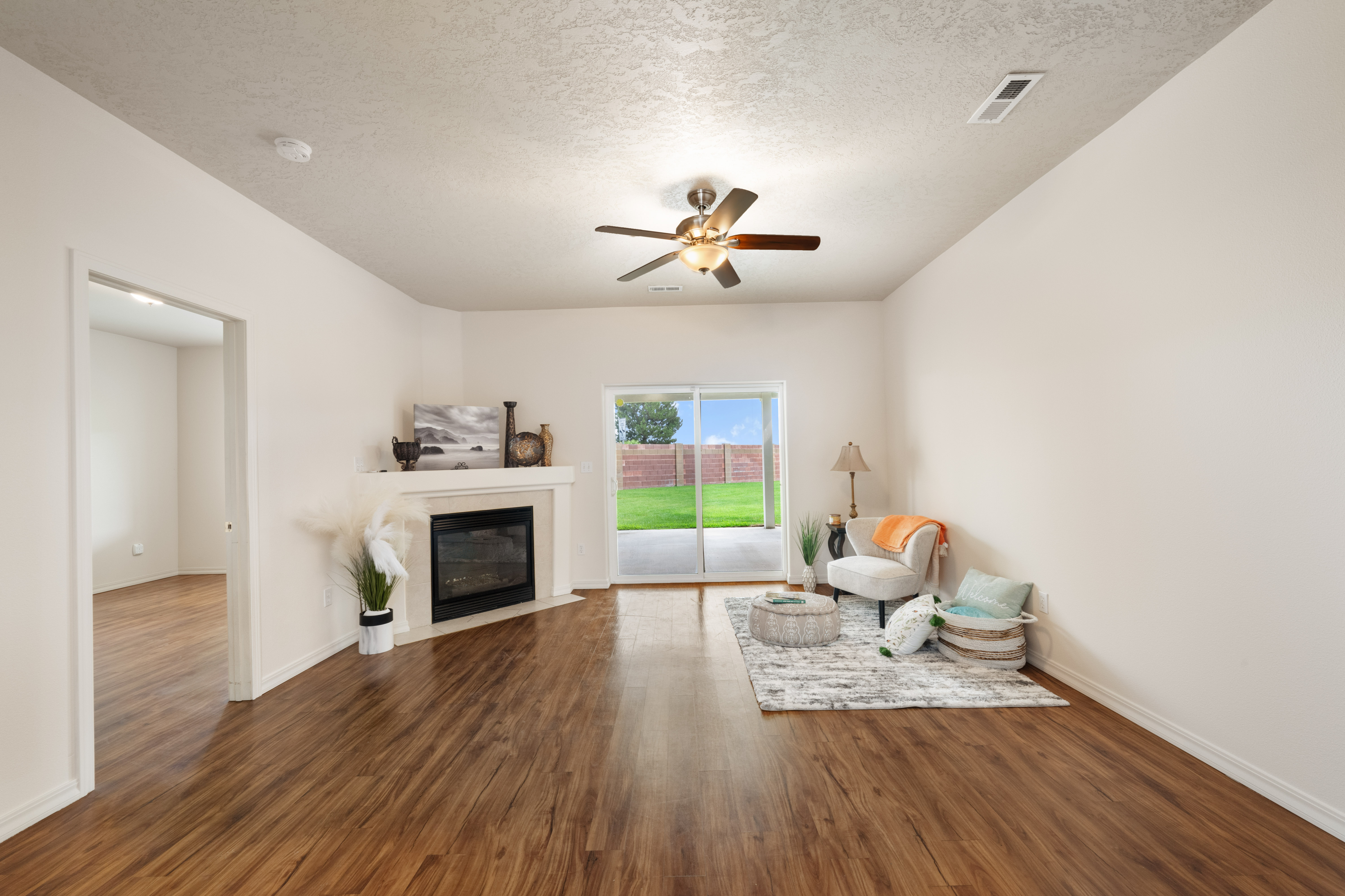  Beautifully Updated Townhome - 物件實景