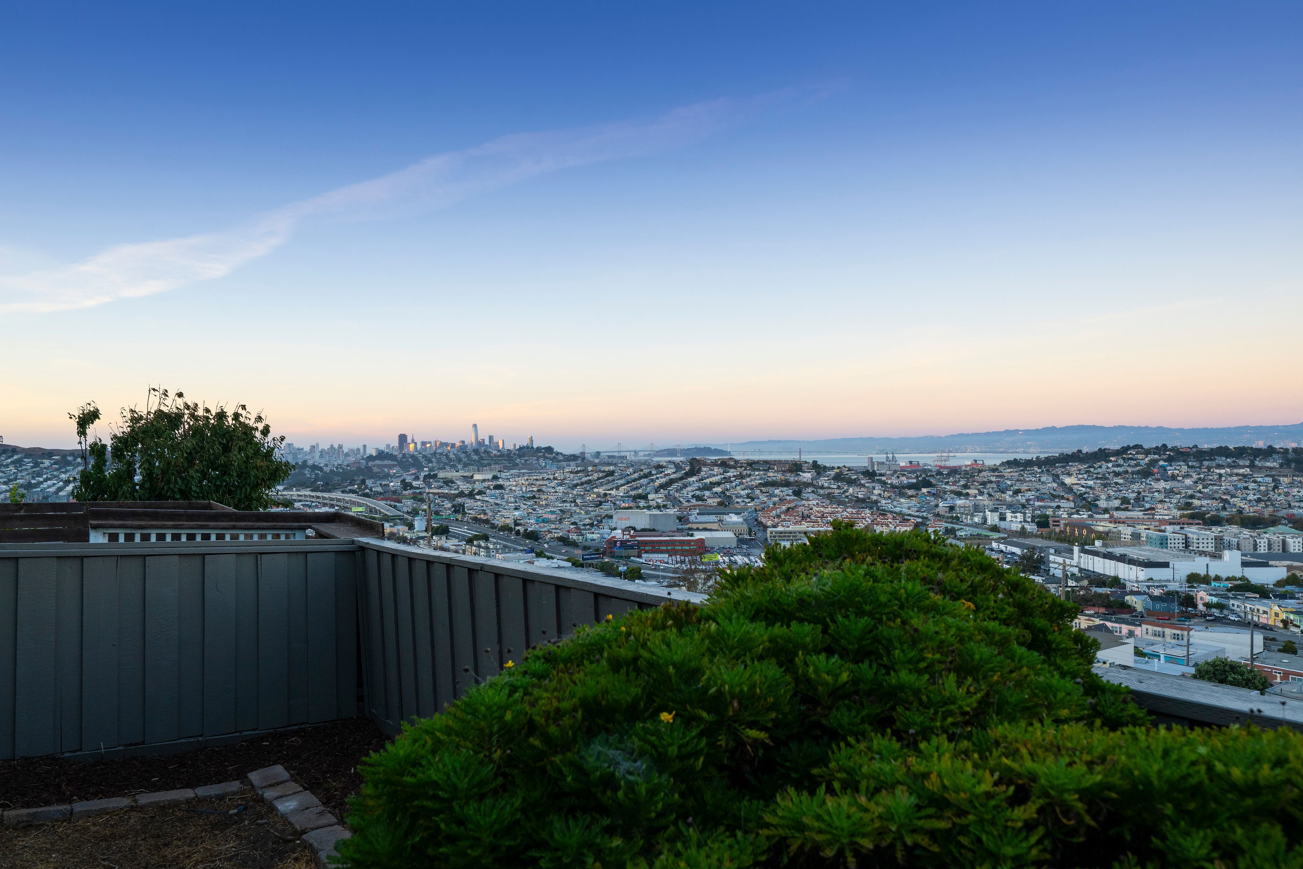  Sweeping City Views - 物件實景
